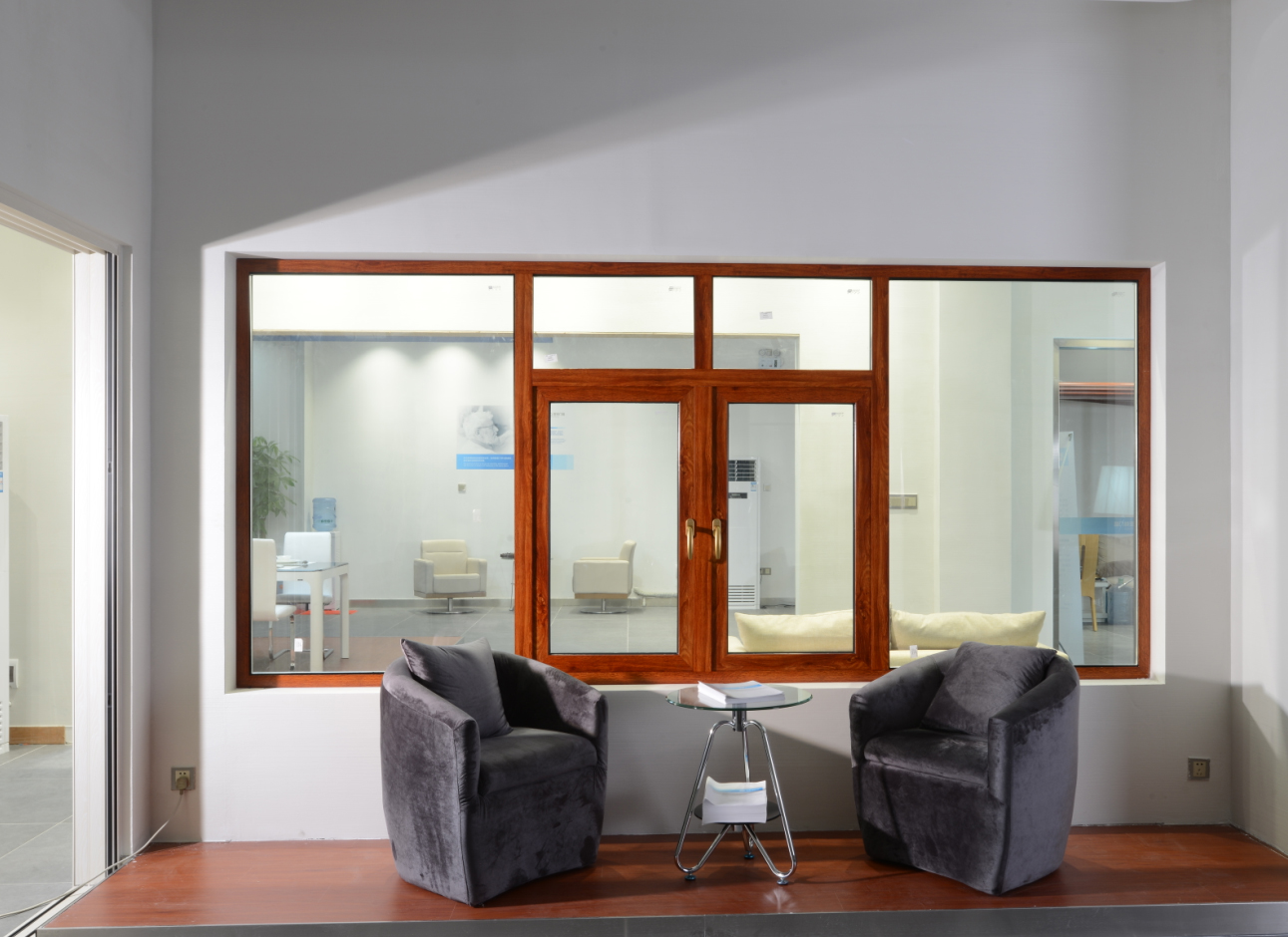 世界上最痛的事，明知我是賣門窗的，你還樂(lè)意跑到別處被宰